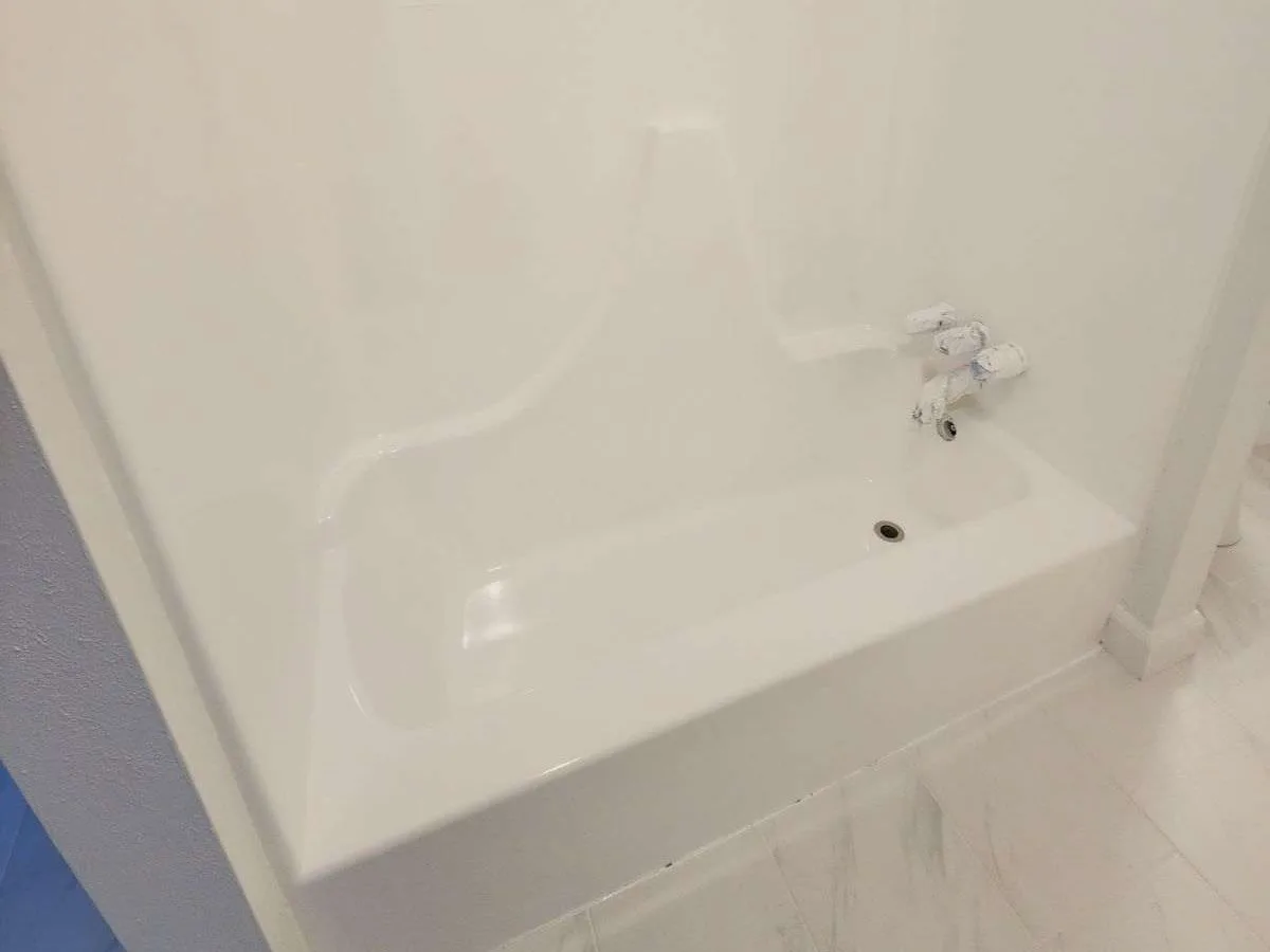 fiberglass tub refinishing denver after